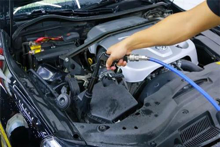 滲透劑清洗發動機污漬